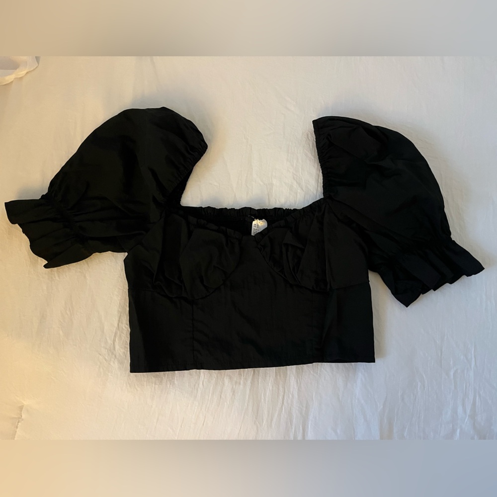 Black Cap Poof Sleeve Black crop top